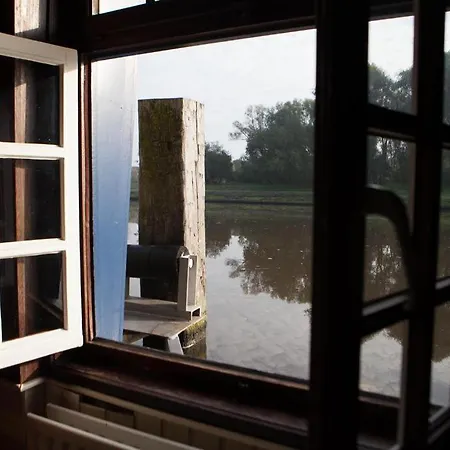 Hotel Boat De Barge 3*