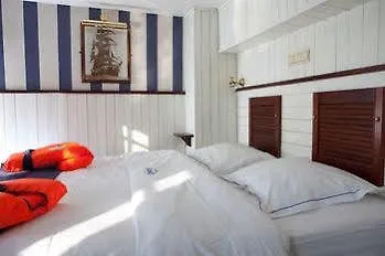 Hotel Boat De Barge